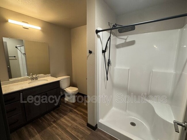 Building Photo - 226 E Greenfield Ln