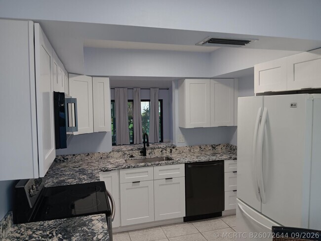 Building Photo - 10953 Hidden Lake Pl