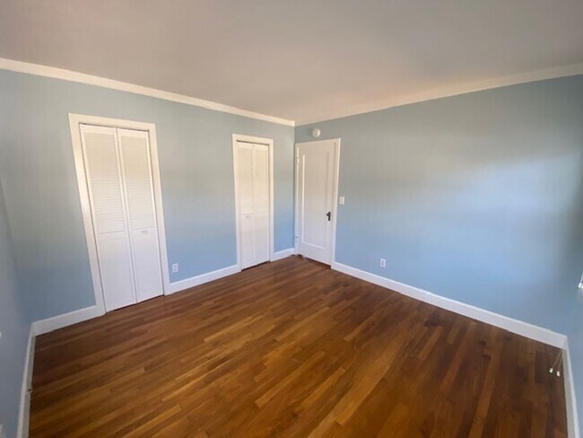 Building Photo - Inviting Pacific Grove Home!