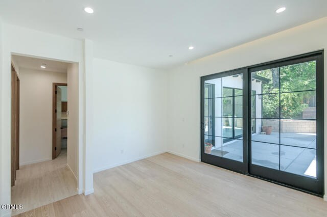 Building Photo - 4819 Oakwood Ave