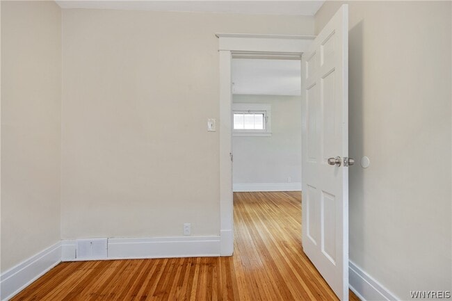 Building Photo - 509 Hinman Ave