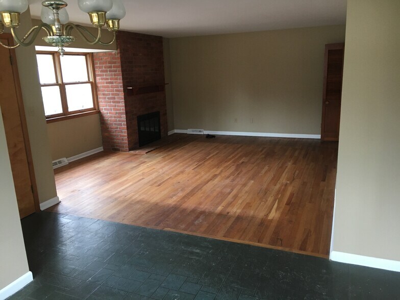 Primary Photo - 1065 North 6th Street