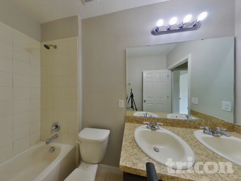 Building Photo - 2800 Glendive Dr