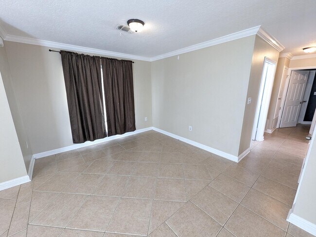 Building Photo - 437 Bridgewater Ct