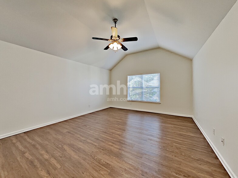 Building Photo - 141 Claybrook Ln