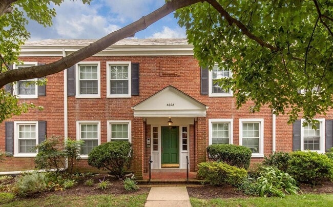 Primary Photo - Stunning And Spacious 2-Level, 1 Bedroom, ...