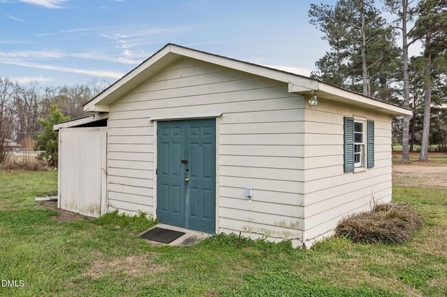 Building Photo - 131 Fairview Village Rd