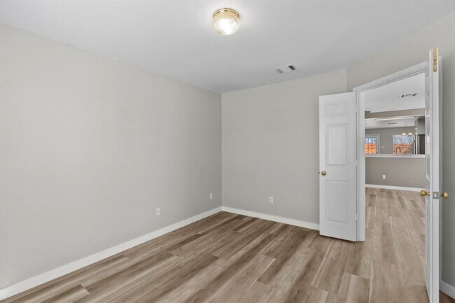 Building Photo - 164 Pearl Lake Dr