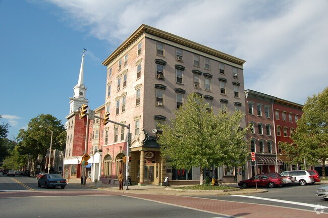 Primary Photo - Huntington Apartments