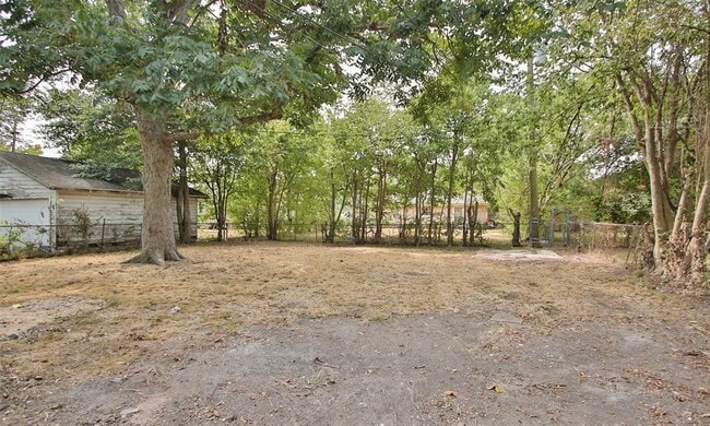 Building Photo - 4826 Larkspur St