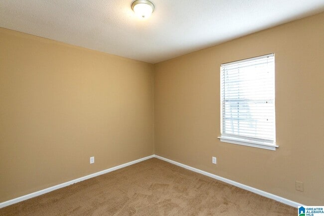 Building Photo - 119 20th Ct E