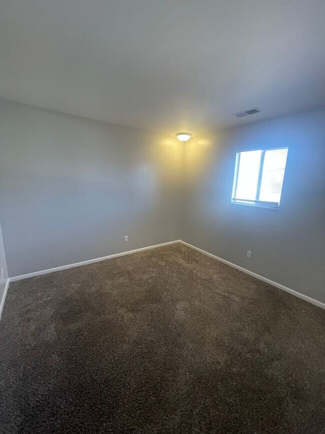 Building Photo - 1113 W Arroyo Ave