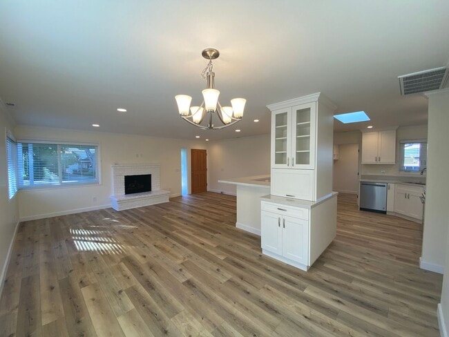 Building Photo - 856 Marino Pines Rd