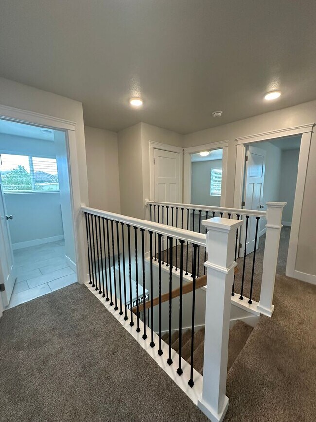 Building Photo - 3 Weeks Rent FREE! 3 Bed 2.5 Bath House for Rent in Morgan!