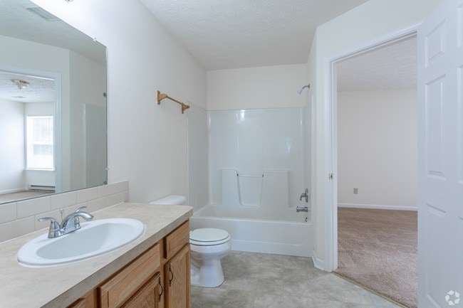 Building Photo - 4180 Pine Dr