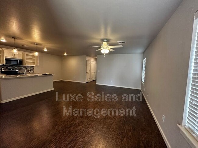 Building Photo - 11416 N Lincoln Blvd