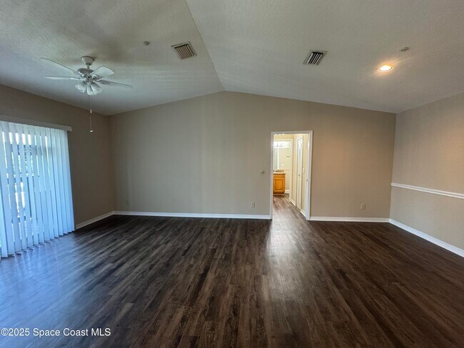 Building Photo - 7667 N Wickham Rd