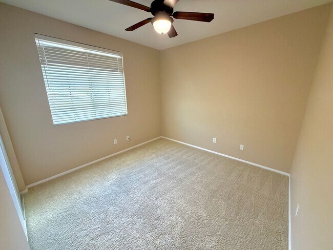 Building Photo - 7493 Longhorn Lodge Ave