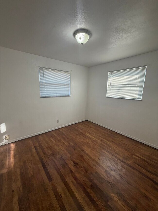 Building Photo - 9065 Bobb Ave