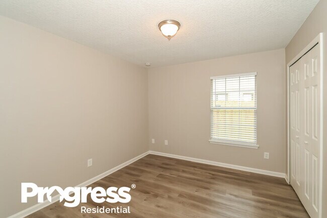 Building Photo - 707 Red Cedar Ct