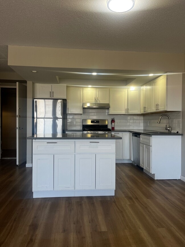 Building Photo - 171 Wellington Ct