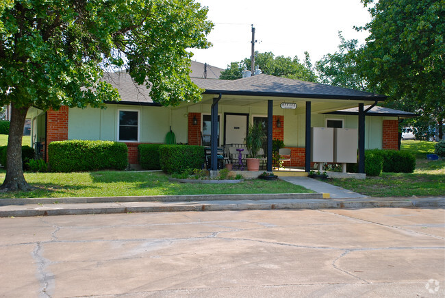 Primary Photo - Azle Village Apartments