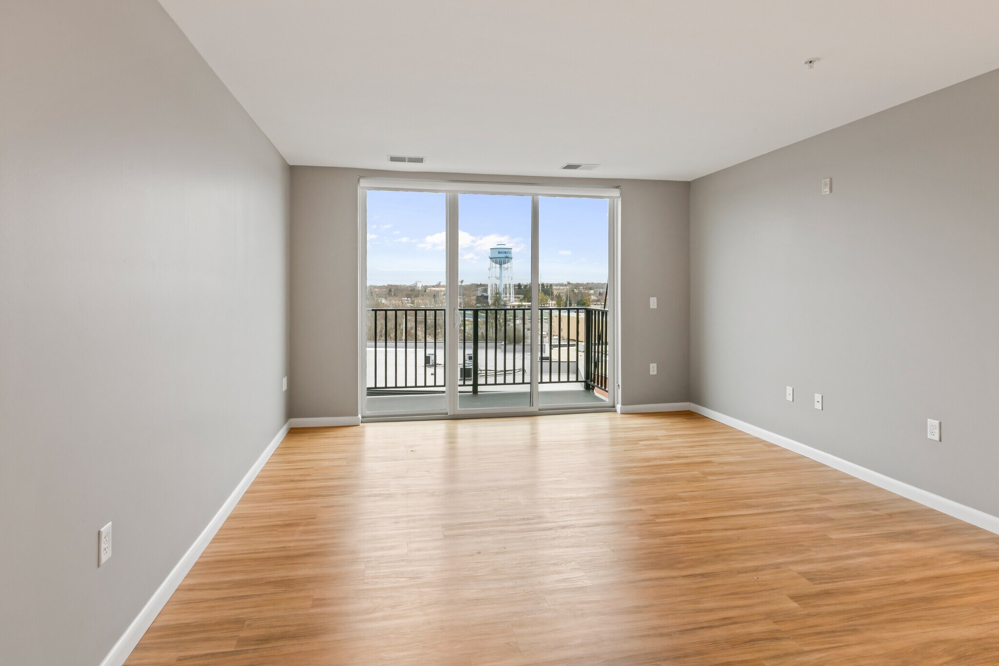 Building Photo - 8041 W Bluemound Rd