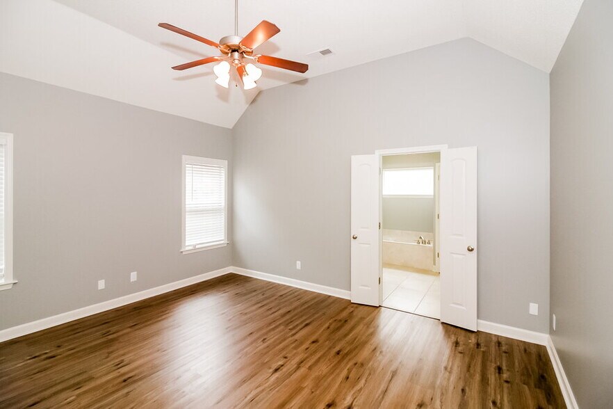 Building Photo - 8863 Campaldino Ave