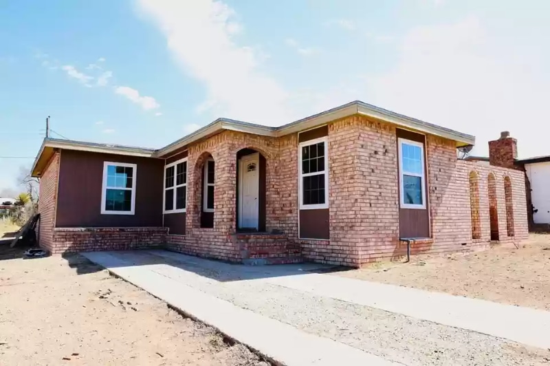Building Photo - 1303 Barnes Ave
