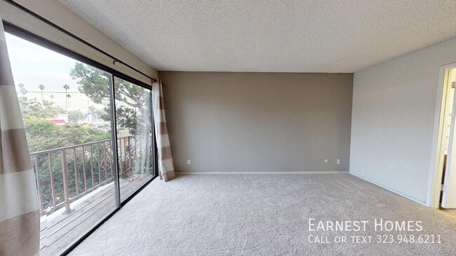 Building Photo - 7231 Balboa Blvd