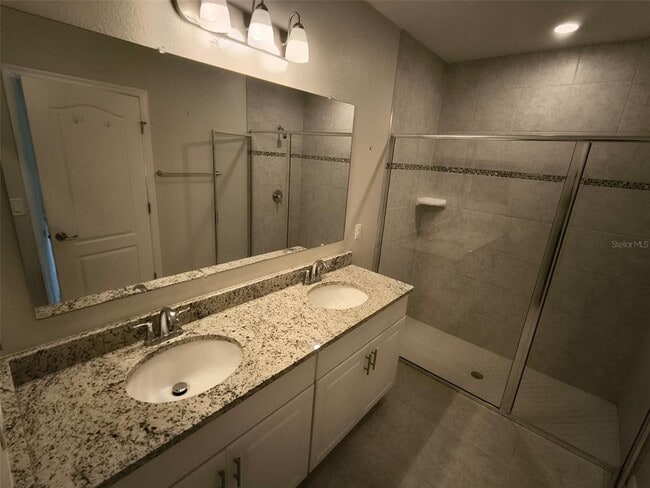 Building Photo - 45 Wellwood Ln