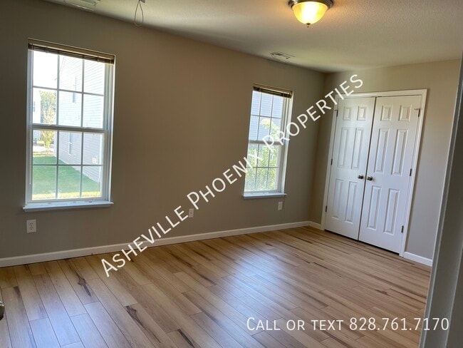 Building Photo - 20 Lilac Fields Way