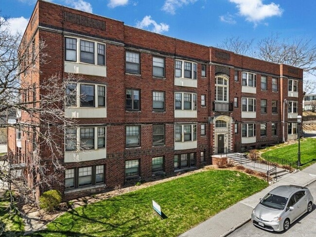 Primary Photo - The Brady Apartments