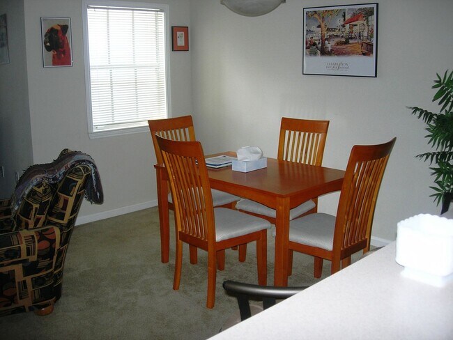 Building Photo - 571 Water St