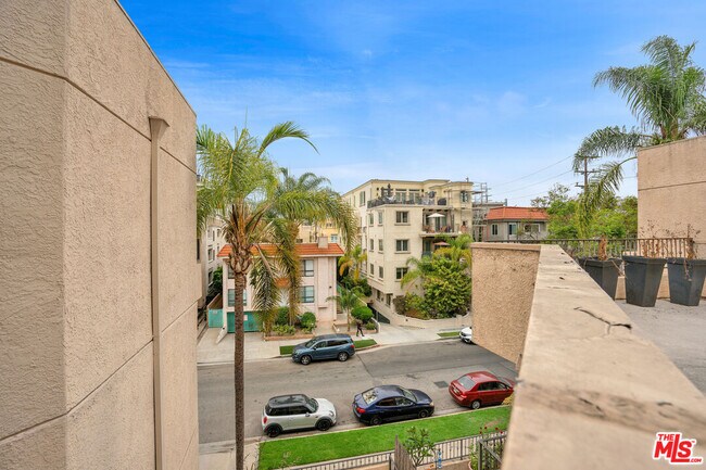 Building Photo - 1633 S Bentley Ave