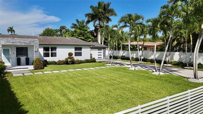 Building Photo - 14441 S Biscayne River Dr