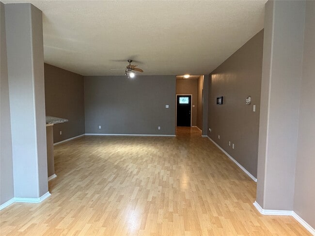 Building Photo - 9510 Barr Spring Dr