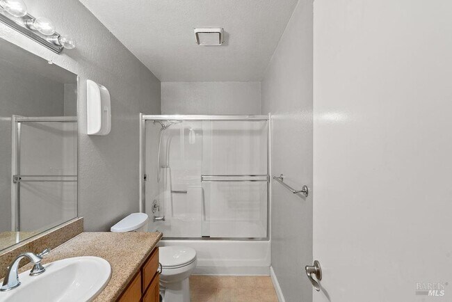 Building Photo - 2915 N Texas St