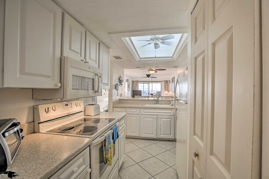 Building Photo - 7500 Estero Blvd