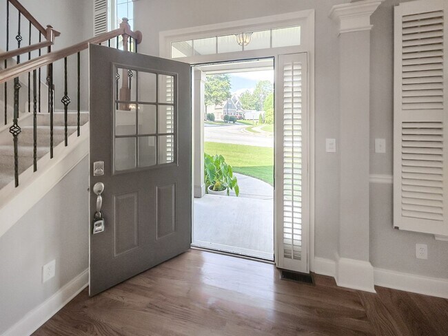 Building Photo - Stunning 5-Bedroom Executive Home in Kennesaw’s Preserve Falcon Hills!