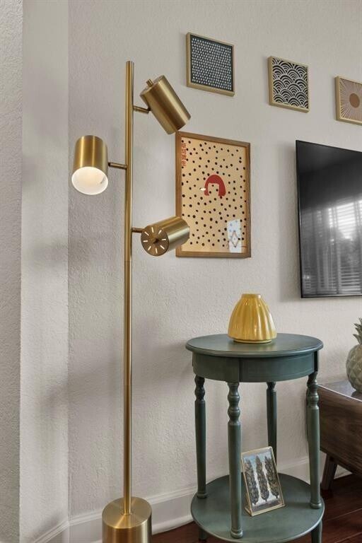 Building Photo - 2611 NE 20th St