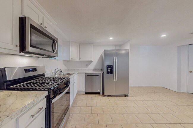 Building Photo - 2830 Floral Rd NW