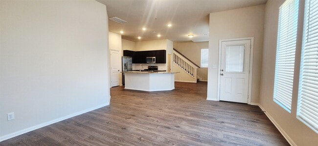 Building Photo - 406 Magnolia Ln