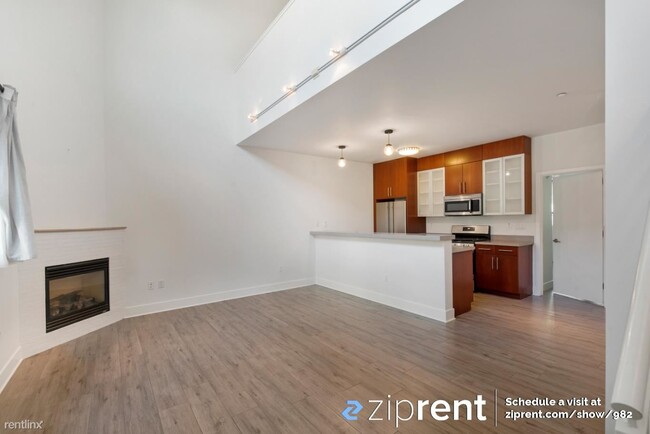 Building Photo - 2 br, 2.5 bath Condo - 1555 32nd St, Oakla...