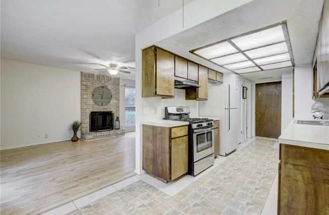 Building Photo - 800 Ramble Ln