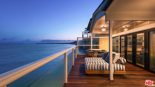 Building Photo - 27044 Malibu Cove Colony Dr