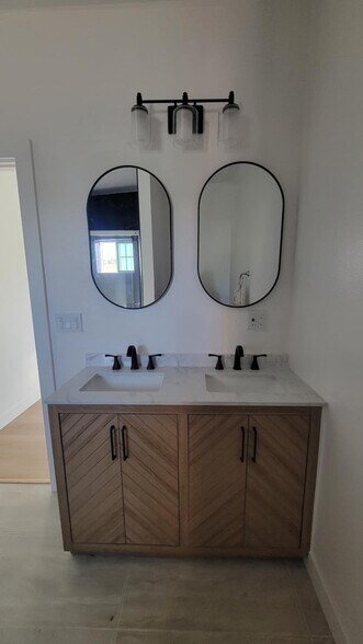 master bathroom vanity - 14865 Grayville Dr