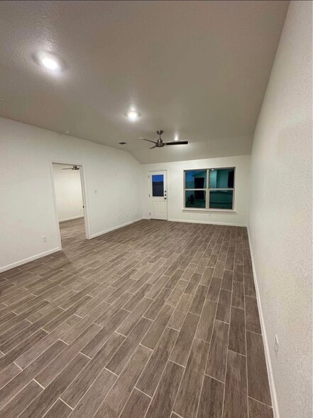 Building Photo - 901 Switchgrass Dr