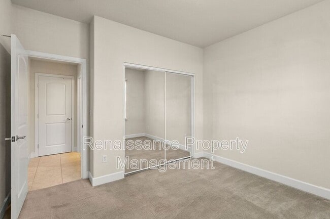 Building Photo - 638 W Gravino Dr