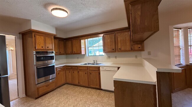 Building Photo - 6223 Denmark Dr